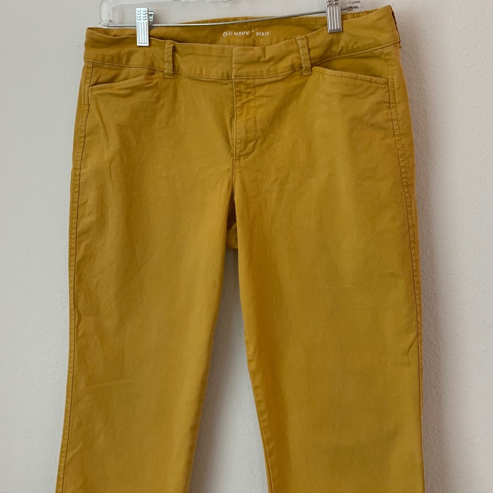 Mustard yellow Old Navy Pixie pant